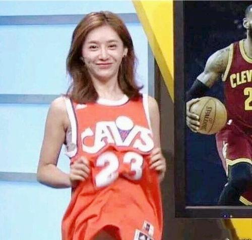 篮球女星吃瓜视频大全,盘点那些爆笑篮球圈花边新闻